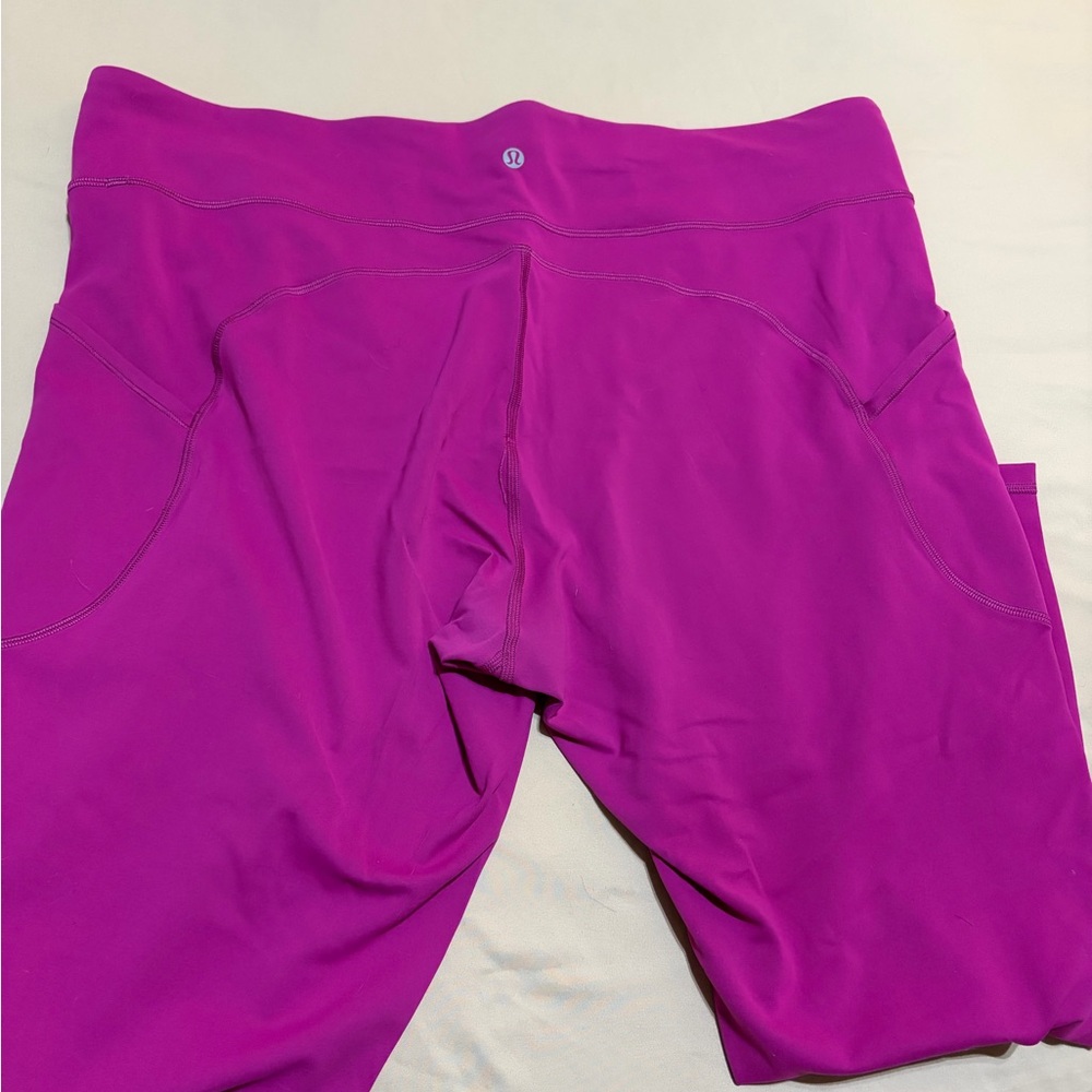 Lululemon Magenta Athletic Leggings - cropped
